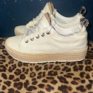 Women’s Universal Threads Espadrille Sneakers Size 5.5